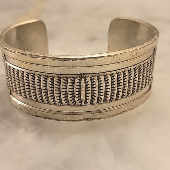 Low Luv Erin Wasson Silver Navajo Western Arrow Moto Tribal Cuff Bracelet RARE - Picture 3 of 7
